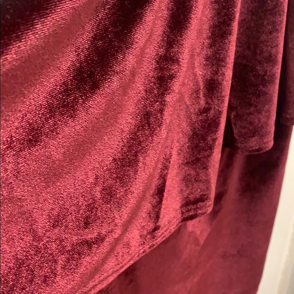 Brand new, velvet off-the-shoulder bodysuit - Picture 2 of 5